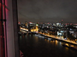 Výhled z London Eye na město